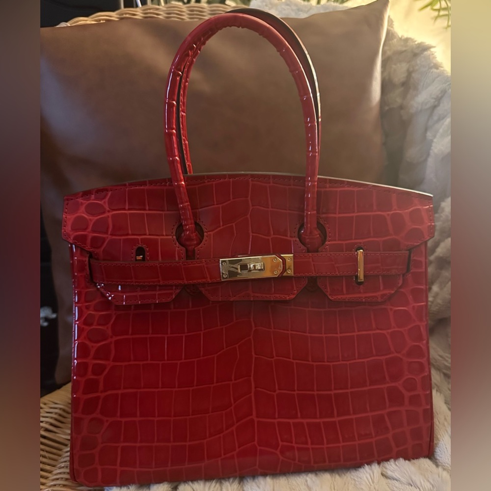 Elegant Red Crocodile-Embossed Vegan Leather Women's Handbag